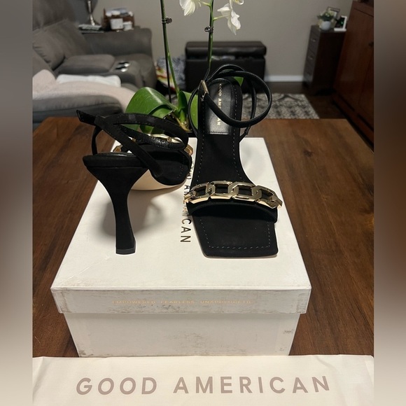 GOOD American Suede 3.5” Heels Black Size 9 NIB with Shoe Bag - Picture 1 of 6